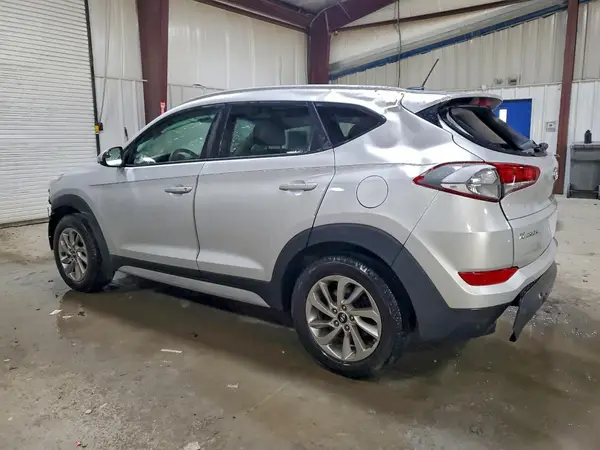 KM8J3CA40HU540382 2017 HYUNDAI TUCSON - Image 2