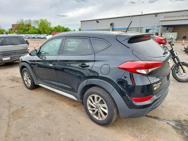 KM8J3CA40HU545582 2017 HYUNDAI TUCSON - Image 2