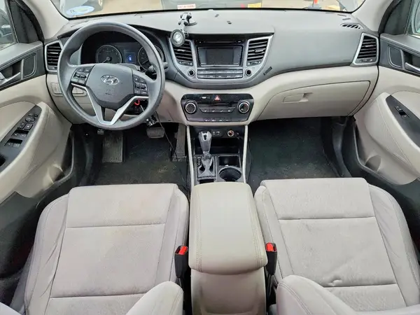 KM8J3CA40HU545582 2017 HYUNDAI TUCSON - Image 8