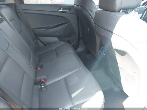 KM8J3CA40HU548269 2017 HYUNDAI TUCSON - Image 8