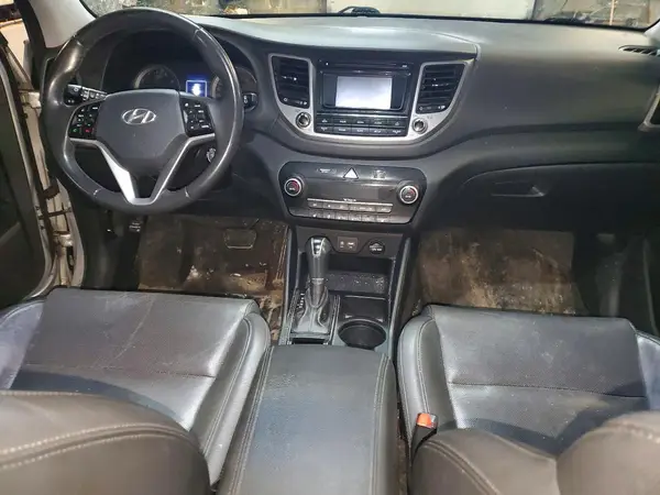 KM8J3CA40HU558719 2017 HYUNDAI TUCSON - Image 8