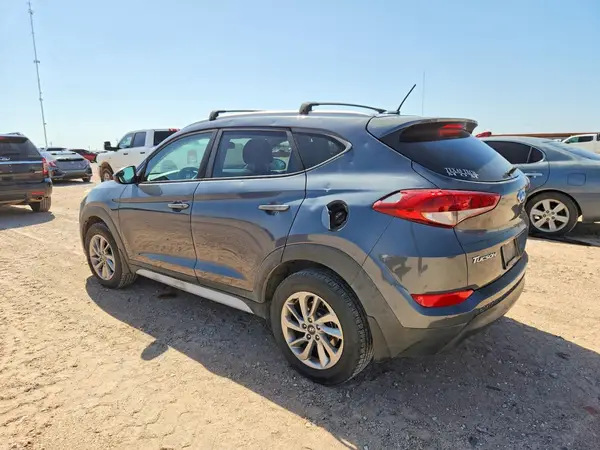 KM8J3CA40HU563032 2017 HYUNDAI TUCSON - Image 2