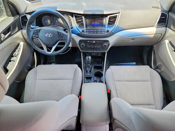 KM8J3CA40HU575228 2017 HYUNDAI TUCSON - Image 8