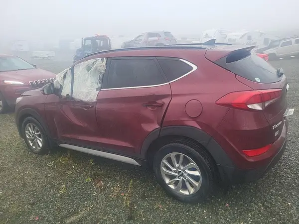 KM8J3CA40HU577366 2017 HYUNDAI TUCSON - Image 2