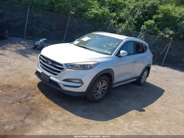 KM8J3CA40HU583281 2017 HYUNDAI TUCSON - Image 2