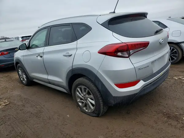 KM8J3CA40HU583779 2017 HYUNDAI TUCSON - Image 2