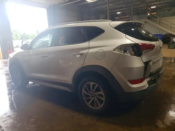 KM8J3CA40HU584138 2017 HYUNDAI TUCSON - Image 2