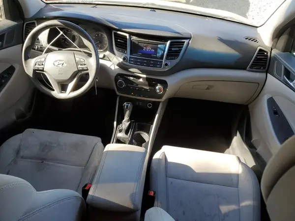 KM8J3CA40HU584284 2017 HYUNDAI TUCSON - Image 8