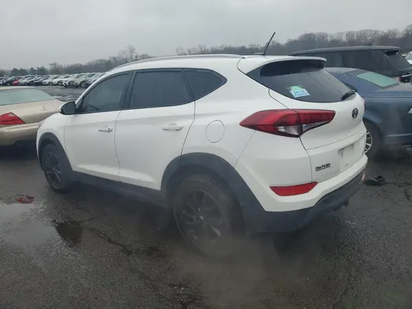 KM8J3CA40HU587413 2017 HYUNDAI TUCSON - Image 2