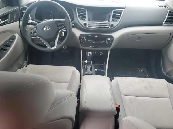 KM8J3CA40HU587413 2017 HYUNDAI TUCSON - Image 8
