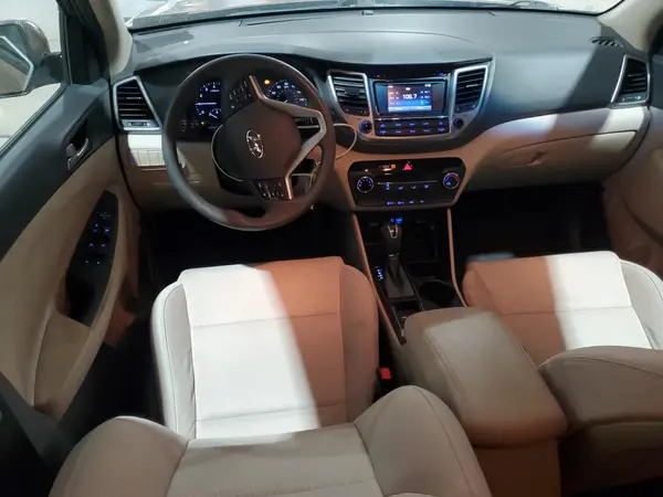 KM8J3CA40HU591736 2017 HYUNDAI TUCSON - Image 8