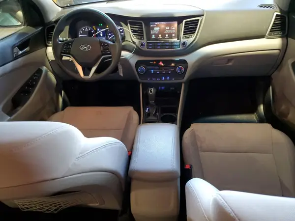 KM8J3CA40JU599258 2018 HYUNDAI TUCSON - Image 8