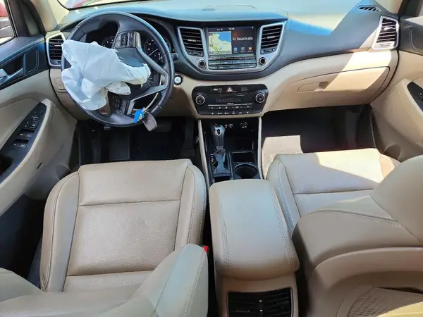 KM8J3CA40JU601221 2018 HYUNDAI TUCSON - Image 8