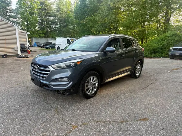 KM8J3CA40JU601333 2018 HYUNDAI TUCSON - Image 2