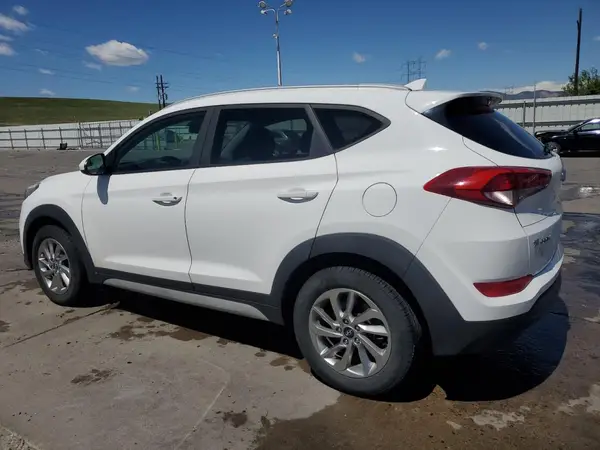 KM8J3CA40JU601770 2018 HYUNDAI TUCSON - Image 2
