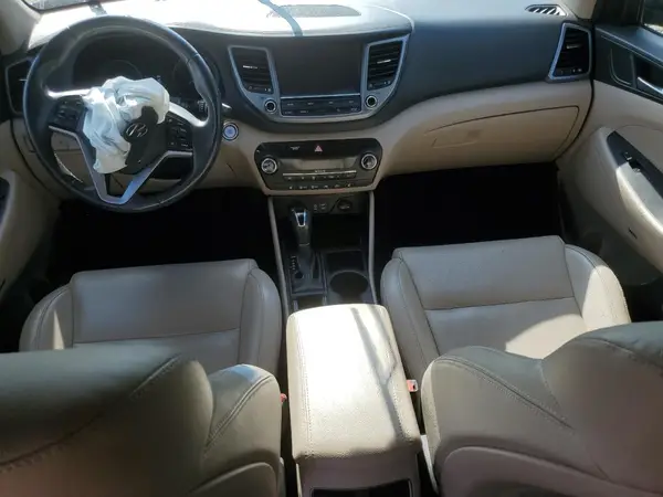 KM8J3CA40JU615622 2018 HYUNDAI TUCSON - Image 8
