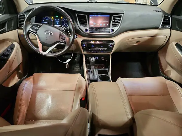 KM8J3CA40JU616916 2018 HYUNDAI TUCSON - Image 8