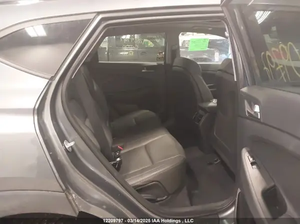 KM8J3CA40JU626085 2018 HYUNDAI TUCSON - Image 8