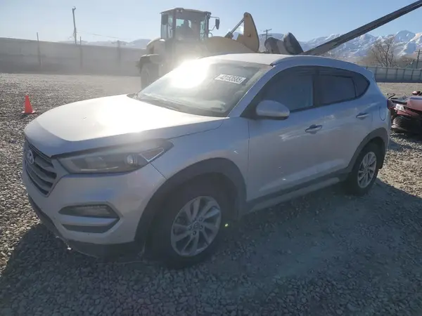 KM8J3CA40JU627785 2018 HYUNDAI TUCSON - Image 1