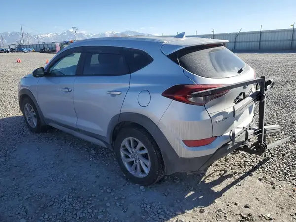 KM8J3CA40JU627785 2018 HYUNDAI TUCSON - Image 2