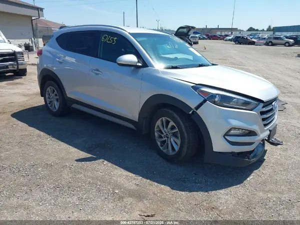 KM8J3CA40JU638186 2018 HYUNDAI TUCSON - Image 1