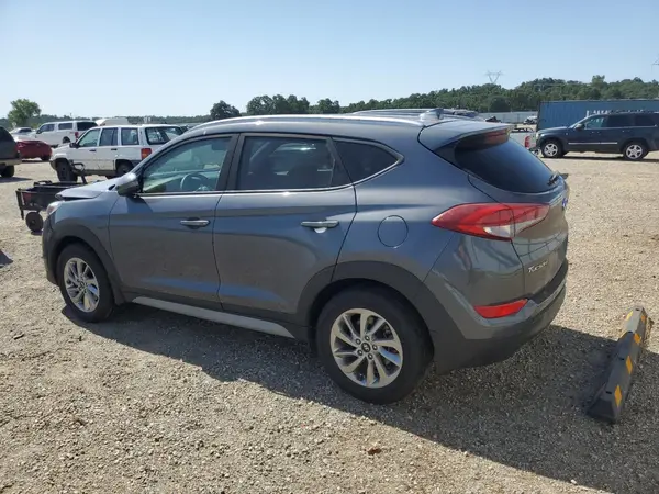 KM8J3CA40JU642450 2018 HYUNDAI TUCSON - Image 2