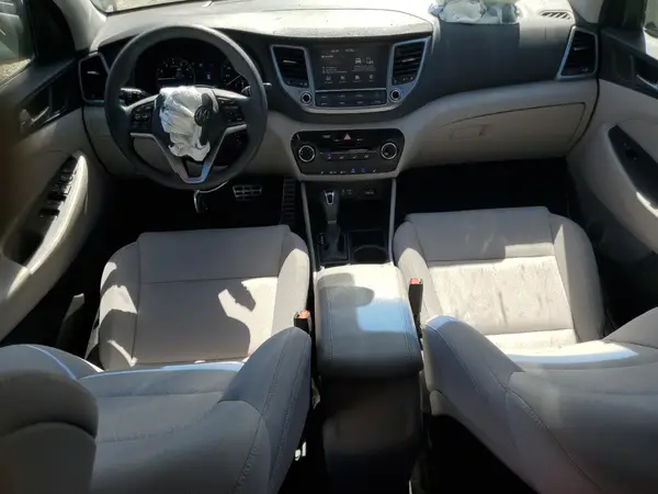 KM8J3CA40JU642450 2018 HYUNDAI TUCSON - Image 8