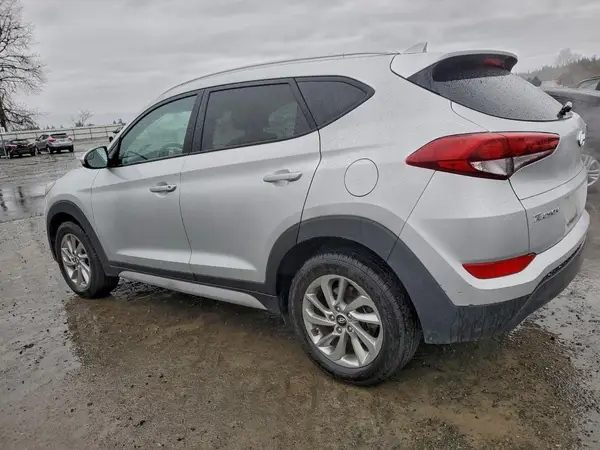 KM8J3CA40JU646482 2018 HYUNDAI TUCSON - Image 2