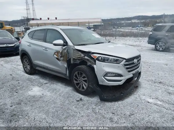 KM8J3CA40JU651715 2018 HYUNDAI TUCSON - Image 1