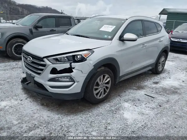 KM8J3CA40JU651715 2018 HYUNDAI TUCSON - Image 2