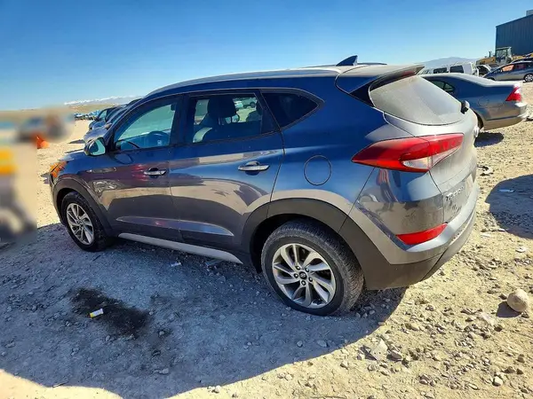 KM8J3CA40JU668062 2018 HYUNDAI TUCSON - Image 2