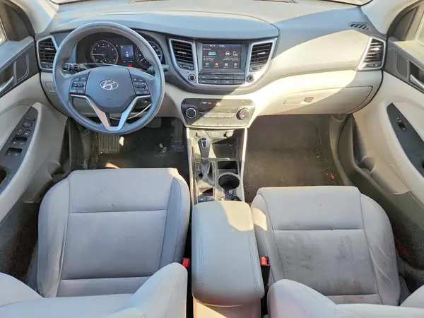 KM8J3CA40JU668062 2018 HYUNDAI TUCSON - Image 8