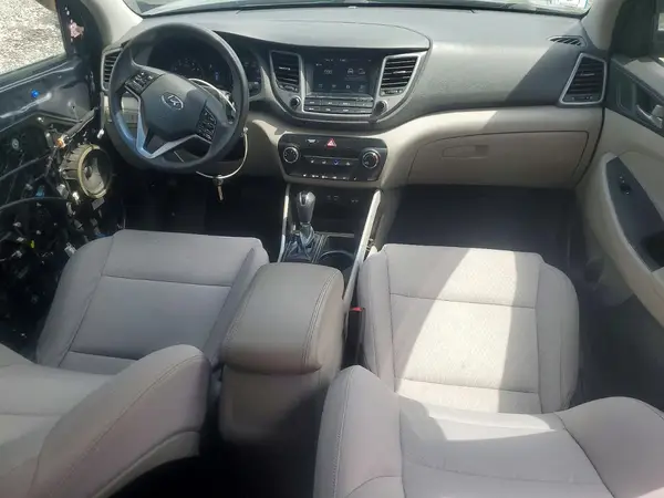 KM8J3CA40JU669048 2018 HYUNDAI TUCSON - Image 8