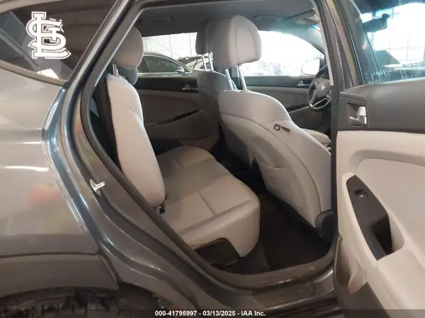 KM8J3CA40JU670572 2018 HYUNDAI TUCSON - Image 8