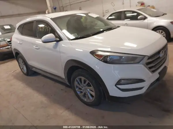KM8J3CA40JU671219 2018 HYUNDAI TUCSON - Image 1