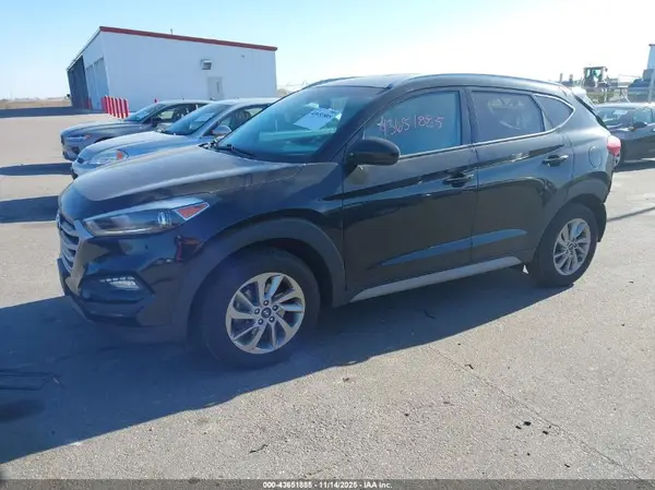 KM8J3CA40JU675075 2018 HYUNDAI TUCSON - Image 2