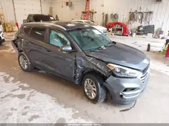KM8J3CA40JU675576 2018 HYUNDAI TUCSON