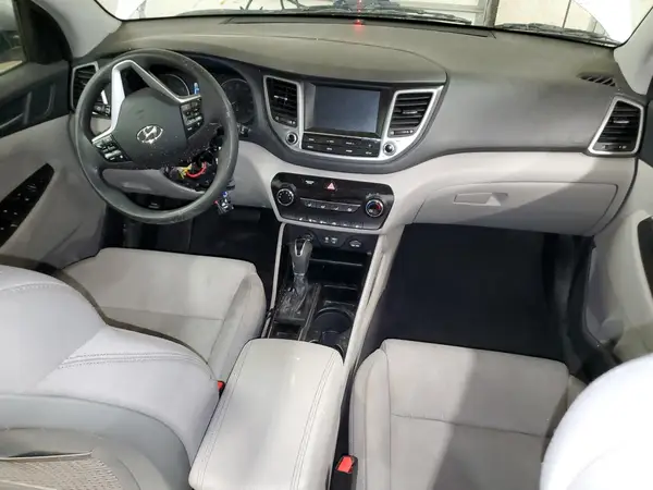 KM8J3CA40JU677053 2018 HYUNDAI TUCSON - Image 8
