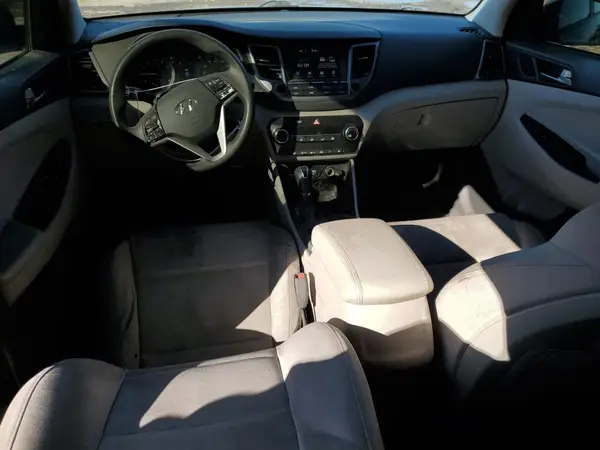 KM8J3CA40JU679837 2018 HYUNDAI TUCSON - Image 8