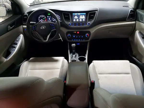 KM8J3CA40JU684553 2018 HYUNDAI TUCSON - Image 8