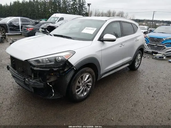 KM8J3CA40JU685234 2018 HYUNDAI TUCSON - Image 2