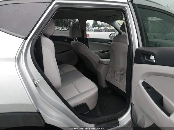 KM8J3CA40JU685234 2018 HYUNDAI TUCSON - Image 8