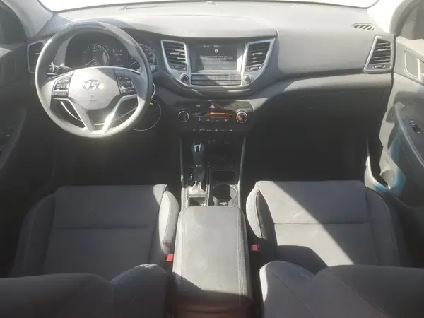 KM8J3CA40JU692345 2018 HYUNDAI TUCSON - Image 8