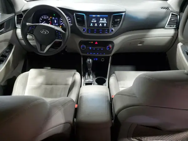 KM8J3CA40JU694614 2018 HYUNDAI TUCSON - Image 8