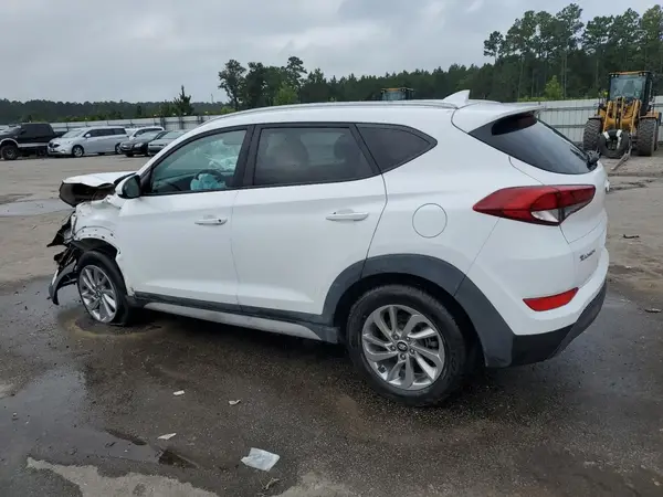 KM8J3CA40JU698016 2018 HYUNDAI TUCSON - Image 2