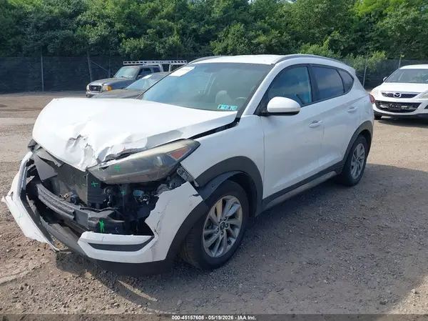 KM8J3CA40JU701500 2018 HYUNDAI TUCSON - Image 2