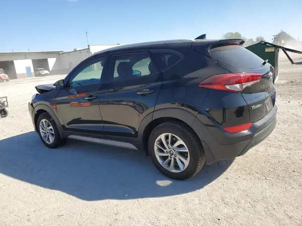 KM8J3CA40JU702596 2018 HYUNDAI TUCSON - Image 2