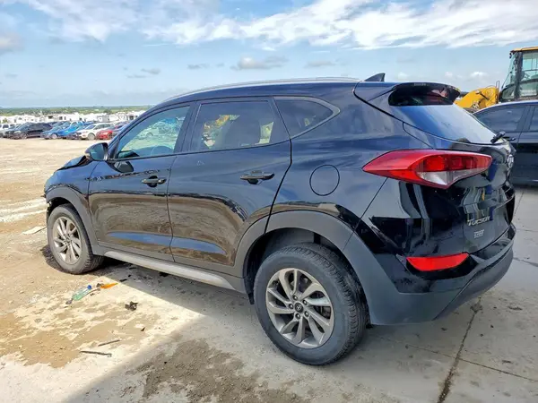 KM8J3CA40JU702632 2018 HYUNDAI TUCSON - Image 2