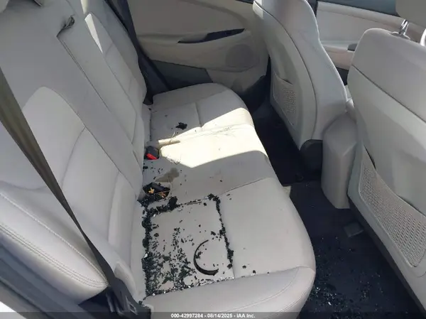 KM8J3CA40JU702923 2018 HYUNDAI TUCSON - Image 8