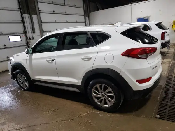 KM8J3CA40JU702971 2018 HYUNDAI TUCSON - Image 2